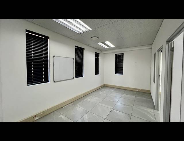 85M² OFFICE TO LET IN NELSPRUIT EXT 4
